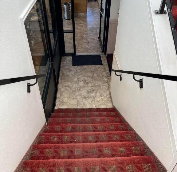 Отель Oquirrh Mountain Inn