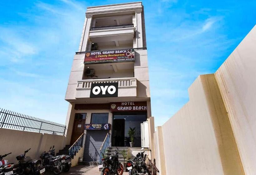 ホテル Oyo 90099  Grand Beach