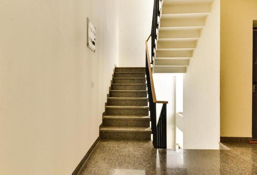 ホテル Oyo 90099  Grand Beach