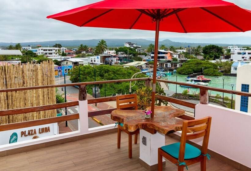 ホテル Plaza Luna Suites