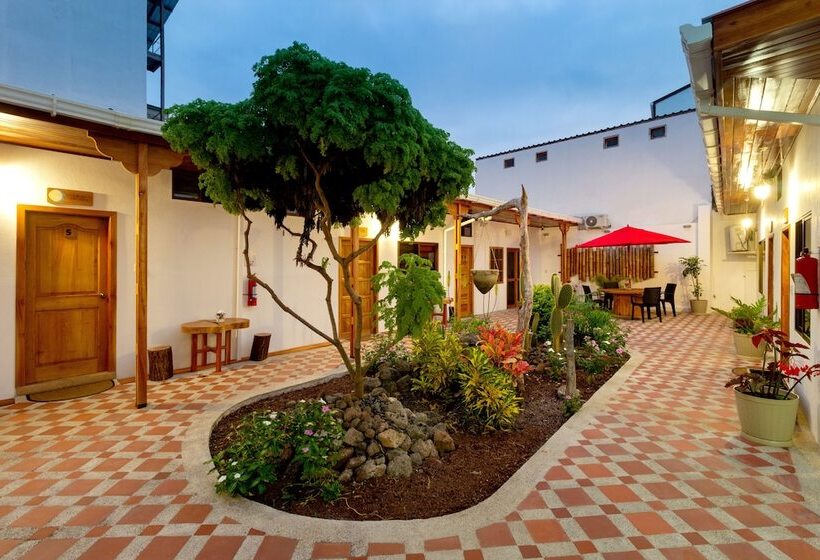 ホテル Plaza Luna Suites