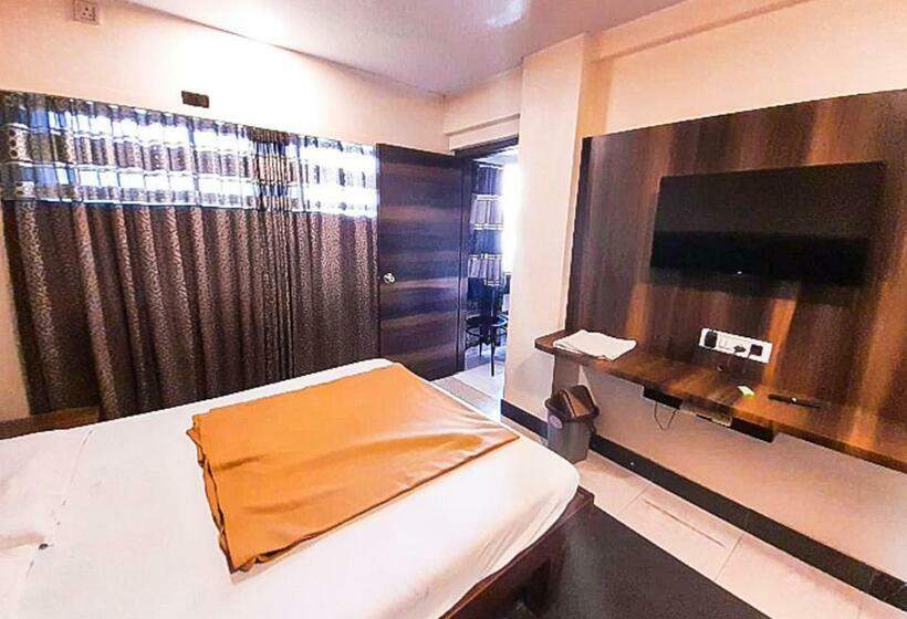 בית מלון כפרי Rajhans Lodging & Boarding By Wb Inn