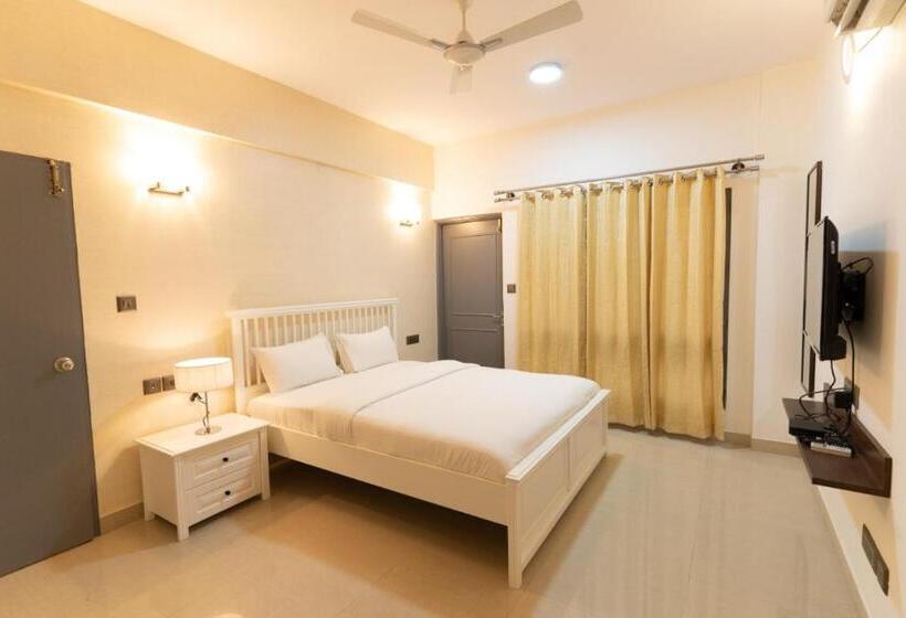 호텔 Regal Business Suites