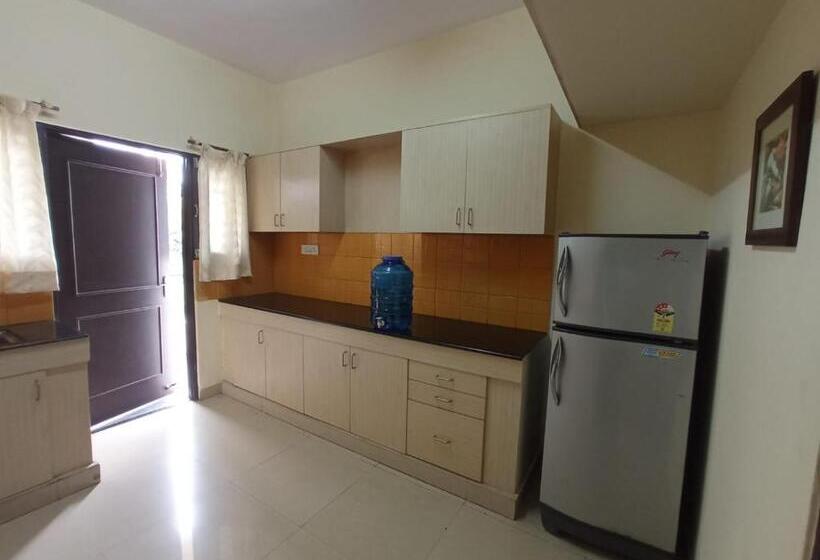 호텔 Regal Business Suites