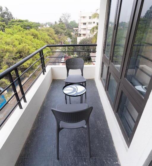 호텔 Regal Business Suites