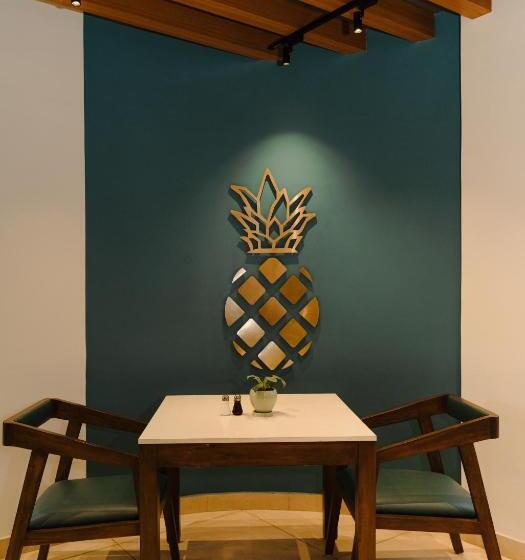 호텔 Regal Business Suites