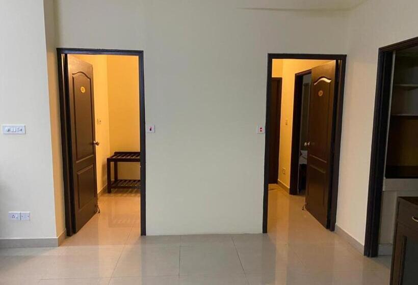 호텔 Regal Business Suites