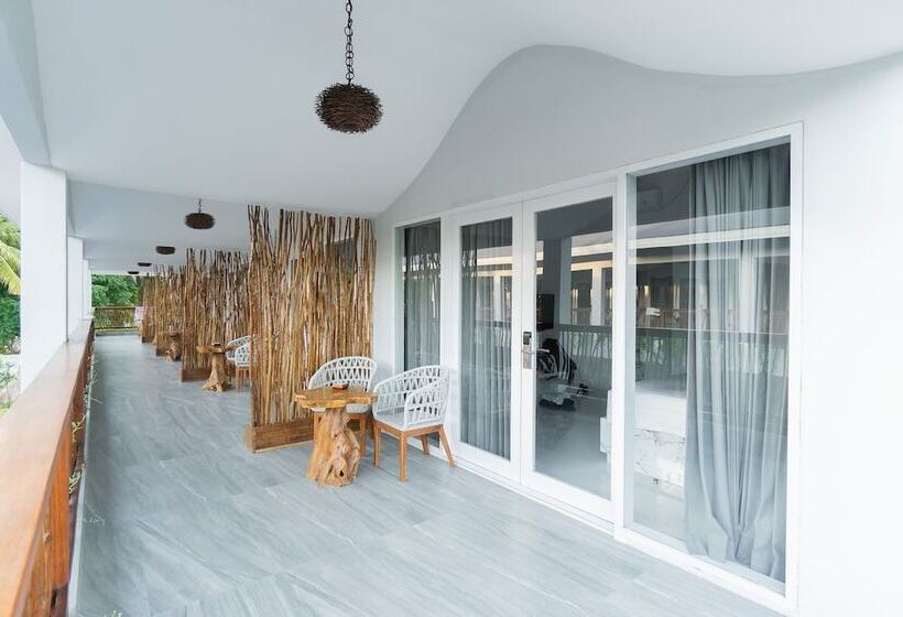 בית מלון כפרי Sea Shell Resort