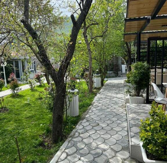 هتل Sheki Hilal Boutigue