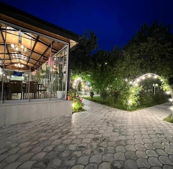 هتل Sheki Hilal Boutigue