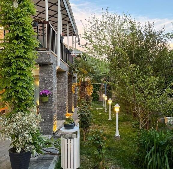 هتل Sheki Hilal Boutigue