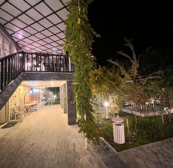 هتل Sheki Hilal Boutigue