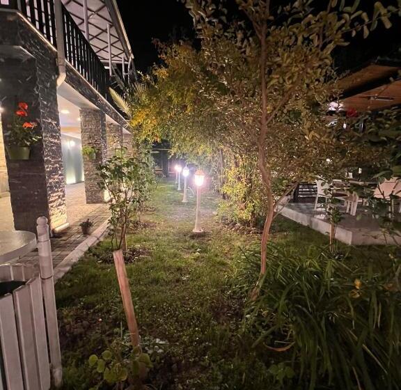 هتل Sheki Hilal Boutigue