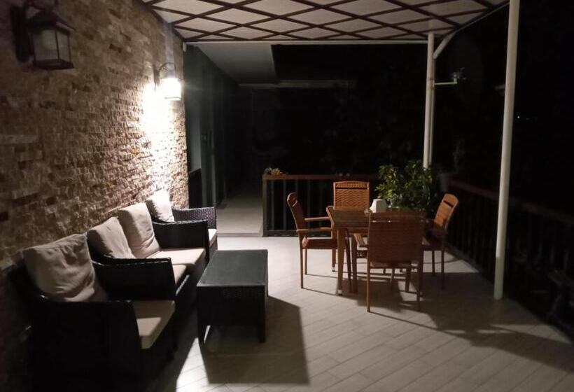 هتل Sheki Hilal Boutigue