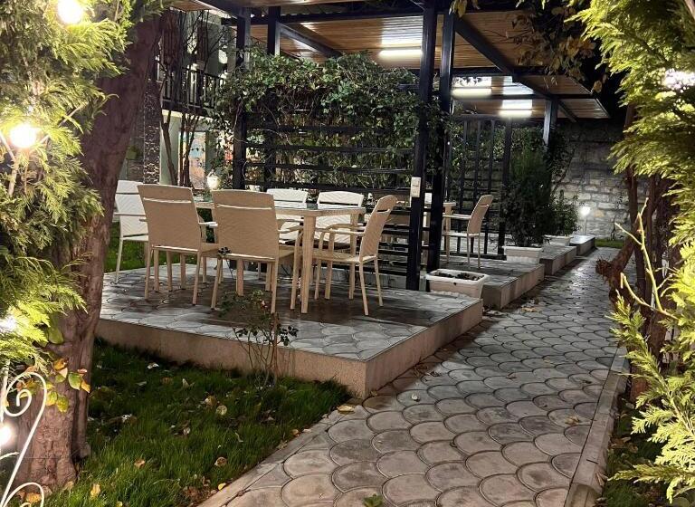 هتل Sheki Hilal Boutigue