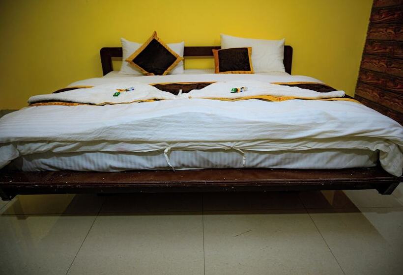 בית מלון כפרי Shivlinga Villa