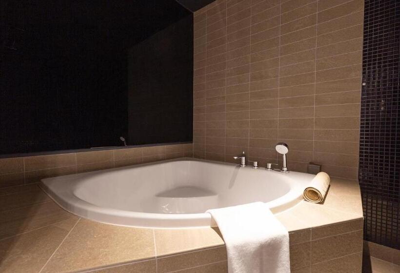 فندق Sun & Moon, Riverside