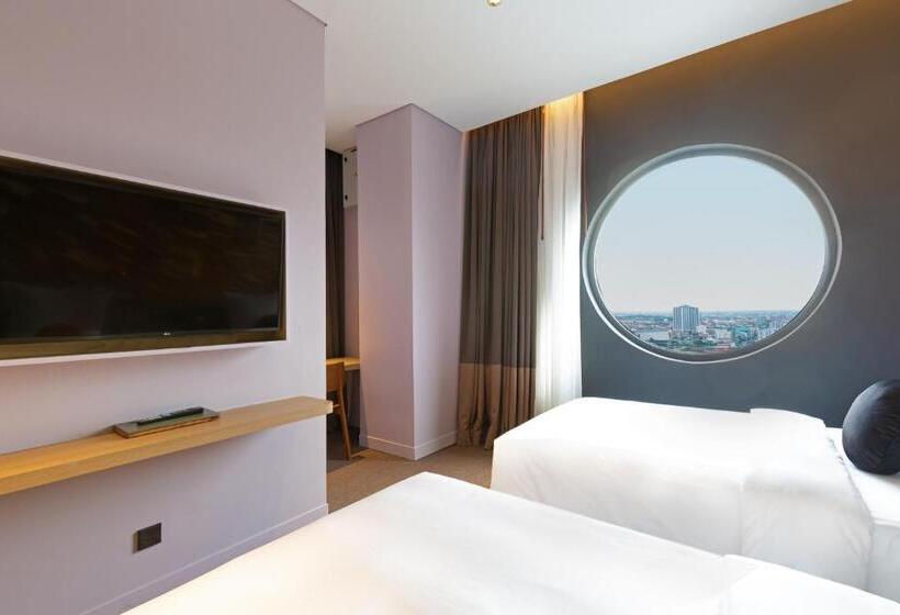 فندق Sun & Moon, Riverside