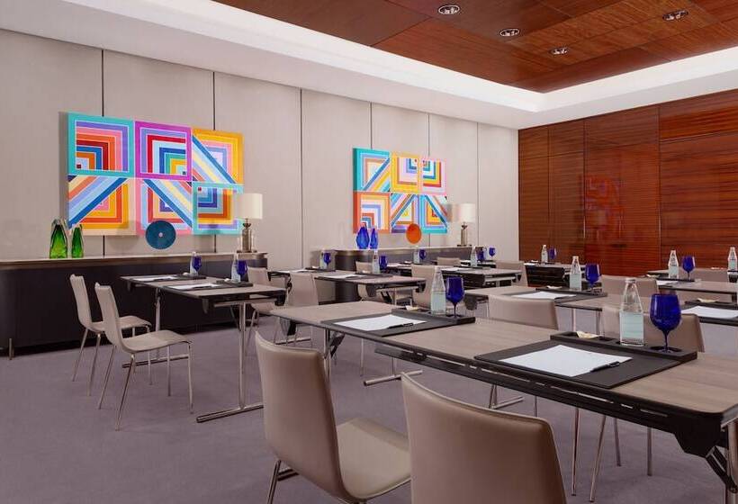 هتل The Ritzcarlton, Baku