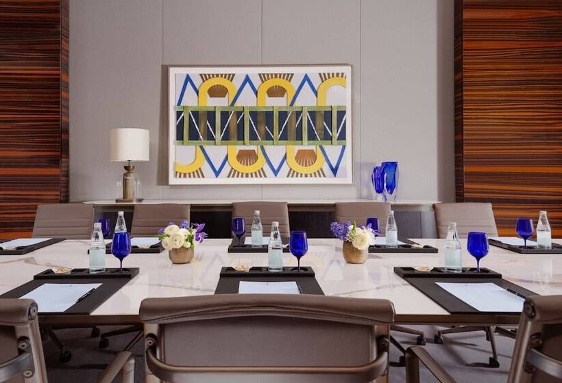 هتل The Ritzcarlton, Baku