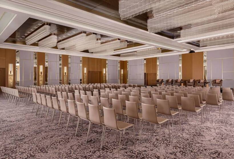 هتل The Ritzcarlton, Baku