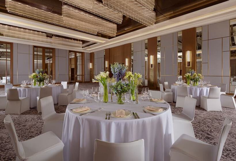 هتل The Ritzcarlton, Baku