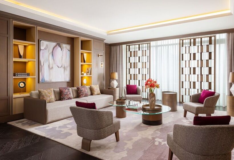 هتل The Ritzcarlton, Baku