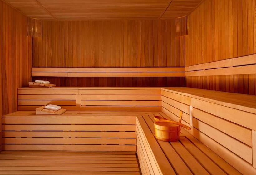 هتل The Ritzcarlton, Baku