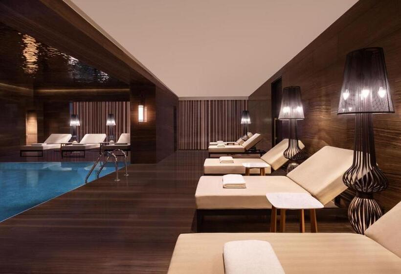 هتل The Ritzcarlton, Baku