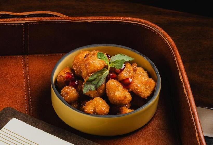 هتل The Ritzcarlton, Baku