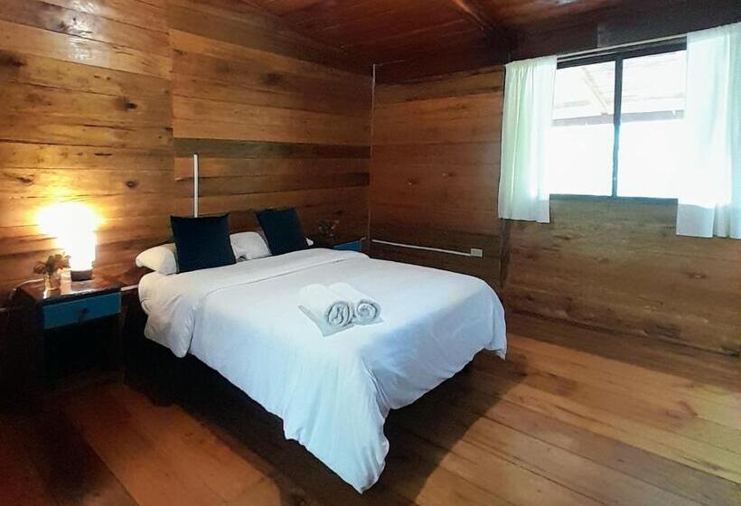 هتل The Temple Ii, Mindo