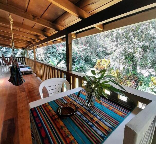 هتل The Temple Ii, Mindo