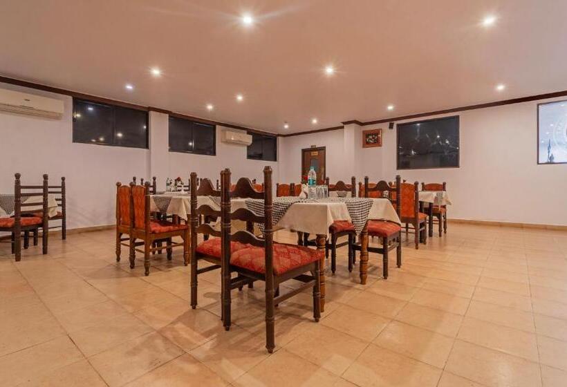 בית מלון כפרי Treebo Central