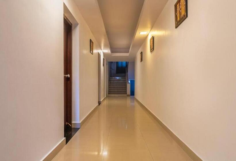 בית מלון כפרי Treebo Central