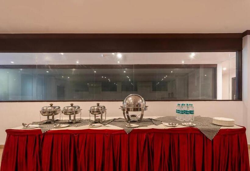 בית מלון כפרי Treebo Central