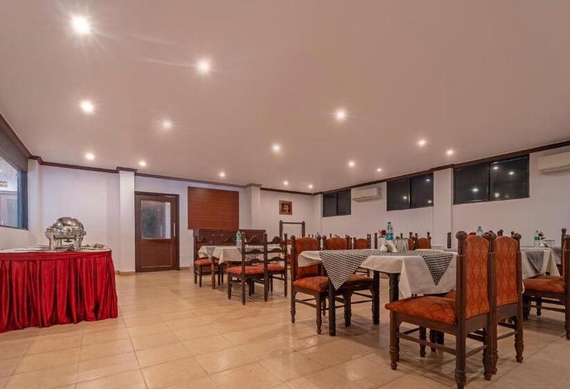 בית מלון כפרי Treebo Central