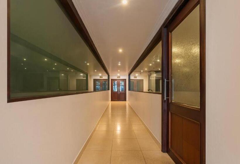 בית מלון כפרי Treebo Central