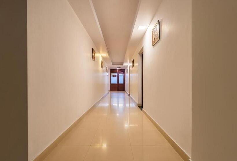 בית מלון כפרי Treebo Central