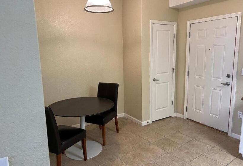 Washburn Hotel Suites