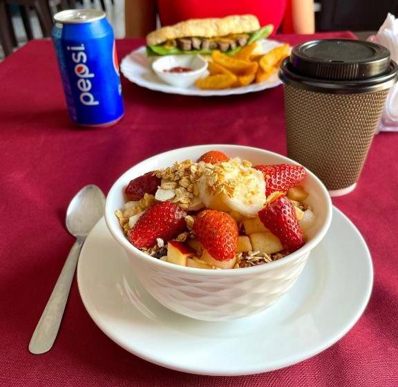 בית מלון כפרי Y Café Ixmati Suchitoto