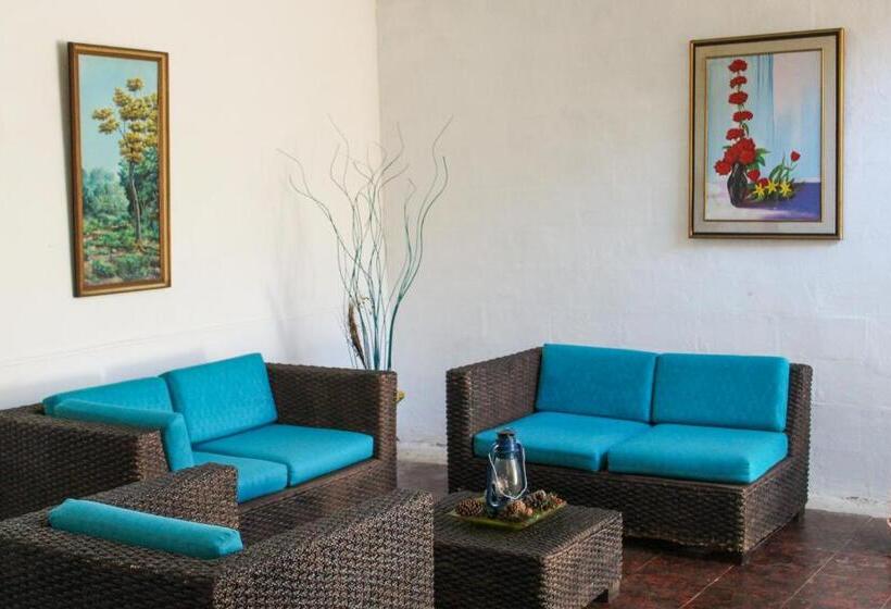 בית מלון כפרי Y Café Ixmati Suchitoto