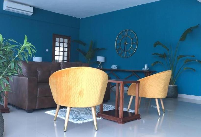 Inhambane Hotel Escola