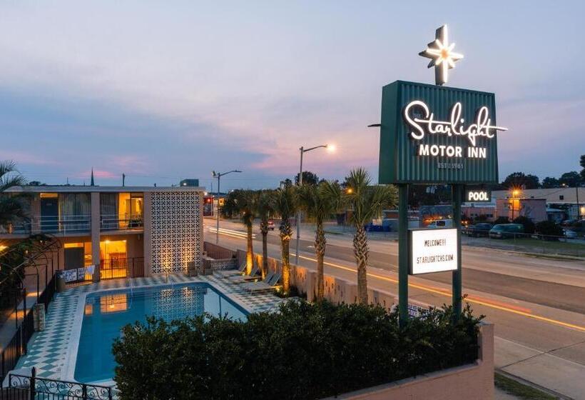 モーテル The Starlight Motor Inn