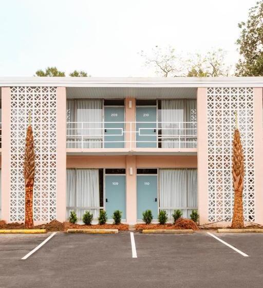 モーテル The Starlight Motor Inn