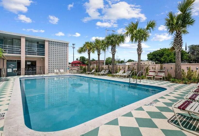 モーテル The Starlight Motor Inn