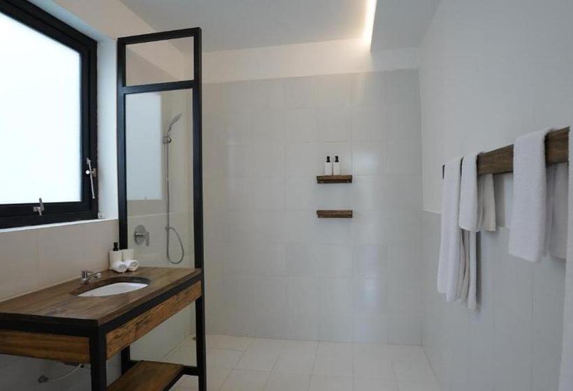 Palm Springs Bali Dive Resort