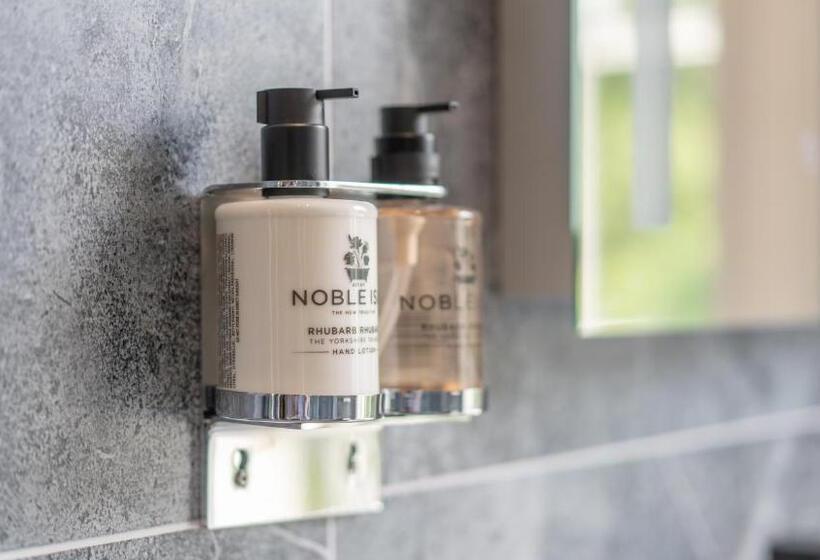 Pantybeiliau House Bed & Breakfast