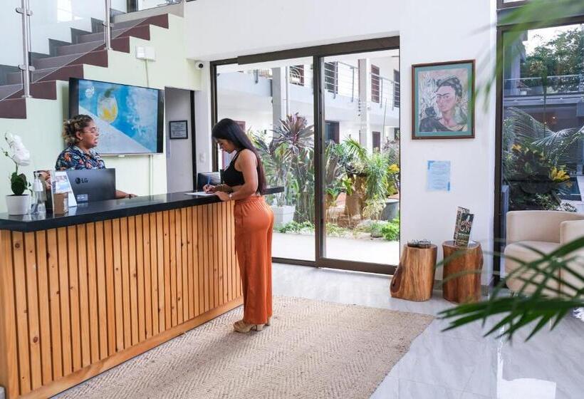 Paradise Bay Hotel Boutique