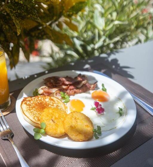 Paradise Bay Hotel Boutique