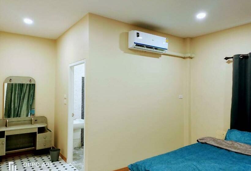 פנסיון บ้านวาริ สะแกกรัง